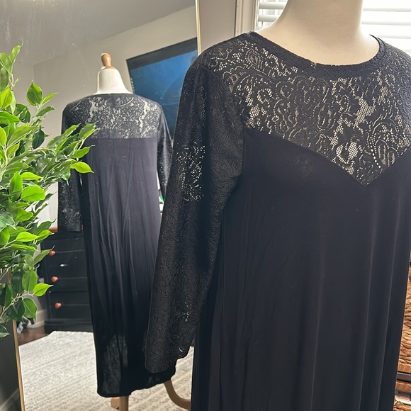 BCBGMAXAZRIA High low Lace top & sleeve Dress - Picture 3 of 8
